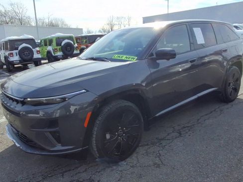 Used 2024 Jeep Wagoneer Launch Edition image 4