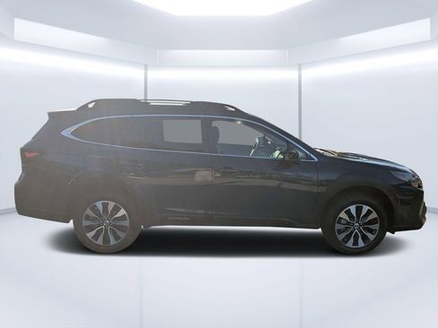 Used 2023 Subaru Outback Limited AWD/4WD image 2