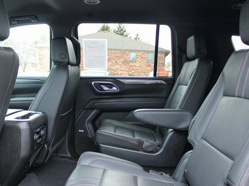 Used 2024 Chevrolet Suburban RST w/ Luxury Package image 31