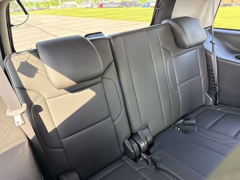 Used 2019 GMC Yukon SLT AWD/4WD image 16