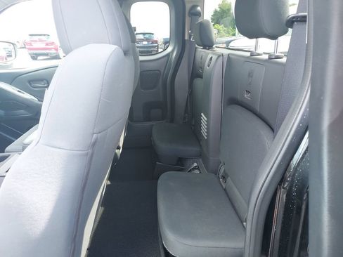 Used 2023 Nissan Frontier S w/ Technology Package AWD/4WD image 14