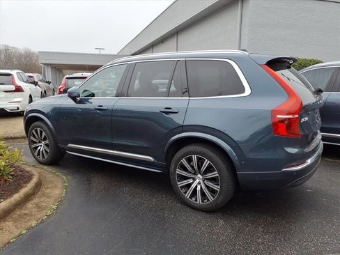 Certified 2023 Volvo XC90 B5 Plus image 4