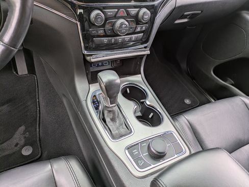 Used 2020 Jeep Grand Cherokee Limited w/ Premium Lighting Group AWD/4WD image 14