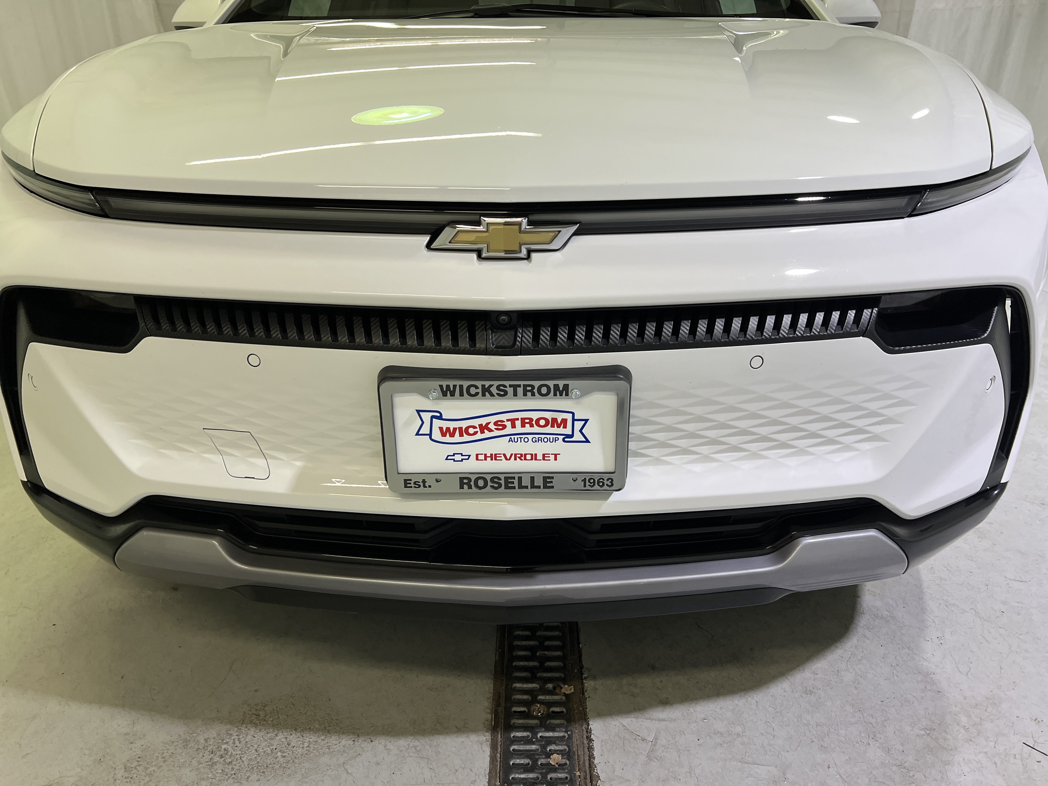 Used 2024 Chevrolet Equinox EV LT w/ Active Safety Package 3 FWD image 4