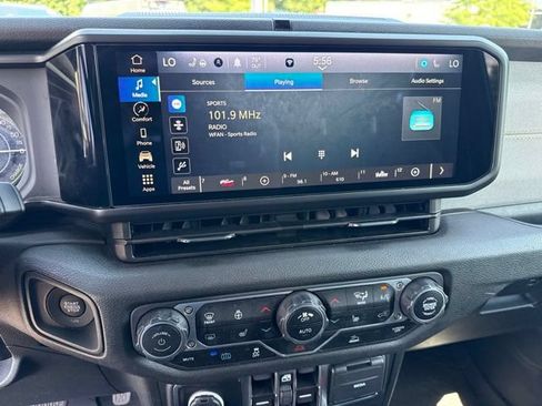 Used 2024 Jeep Wrangler Unlimited AWD/4WD image 5
