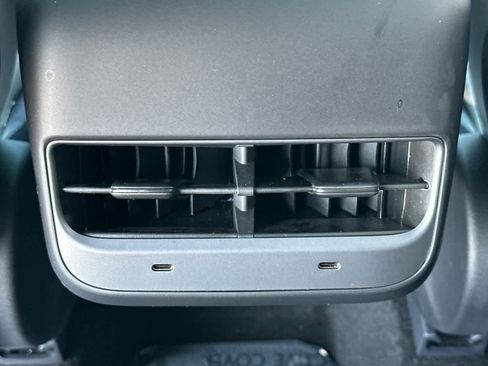 Used 2021 Tesla Model Y Long Range image 14