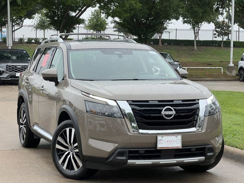 Certified 2025 Nissan Pathfinder Platinum w/ Cargo Package AWD/4WD image 2