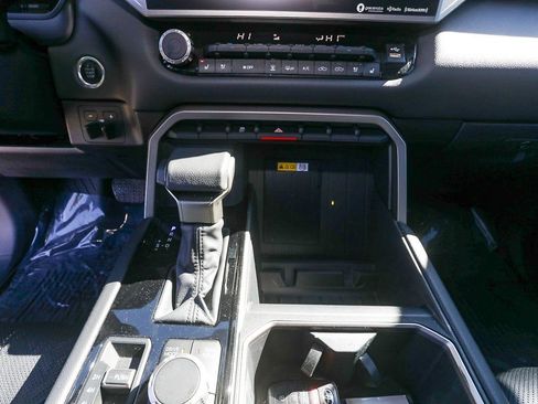 Used 2024 Toyota Tundra Limited w/ Power Package image 19