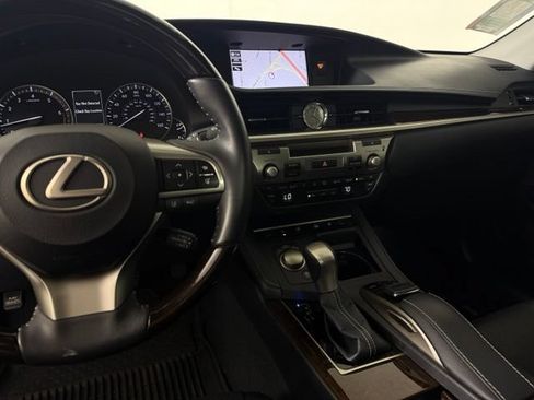 Used 2018 Lexus ES 350 w/ Luxury Package w/Wood Trim FWD image 23