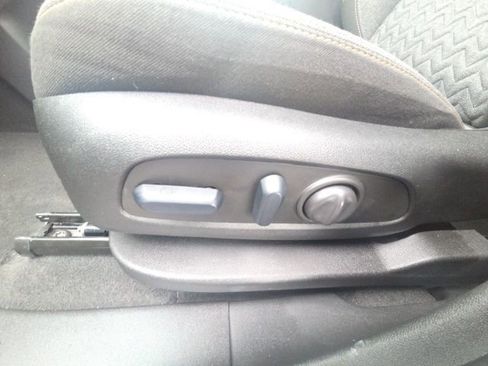 Used 2024 Chevrolet Equinox LT FWD image 27