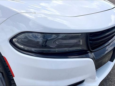 Used 2019 Dodge Charger SXT w/ Blacktop Package RWD image 33