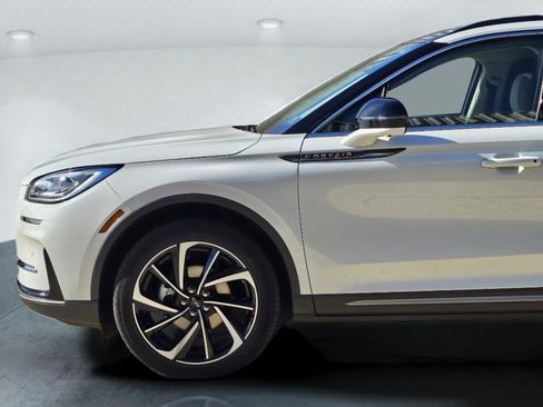 New 2026 Lincoln Corsair Reserve image 9