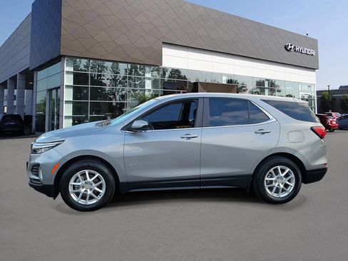 Used 2024 Chevrolet Equinox LT FWD image 3
