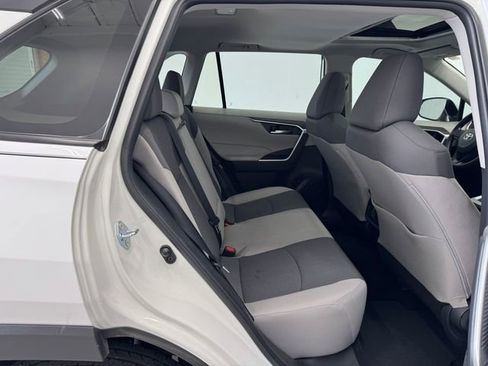 Used 2025 Toyota RAV4 XLE w/ Convenience Package image 18
