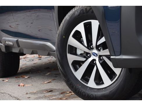 Certified 2025 Subaru Outback Premium w/ Popular Package #1A image 10