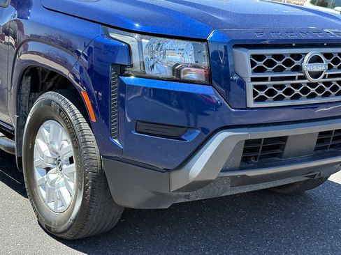 Used 2023 Nissan Frontier SV w/ Technology Package RWD image 2