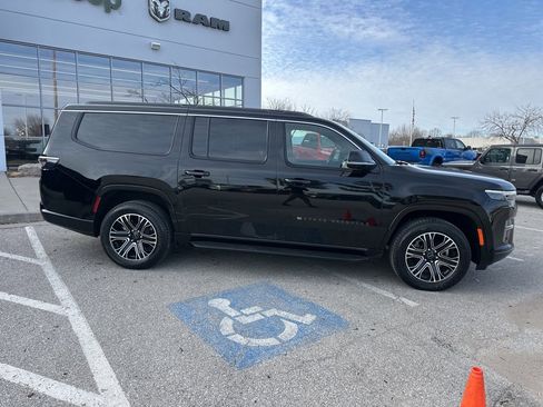 New 2026 Jeep Grand Wagoneer L image 39