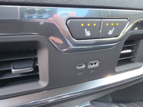 New 2026 Chevrolet Silverado 2500 High Country w/ High Country Premium Package AWD/4WD image 27