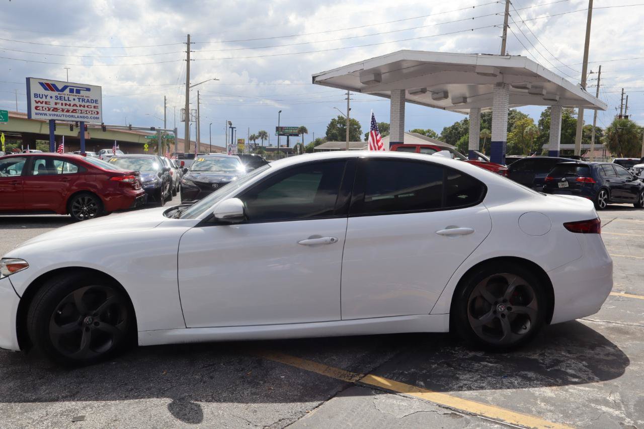 Used 2018 Alfa Romeo Giulia RWD image 7