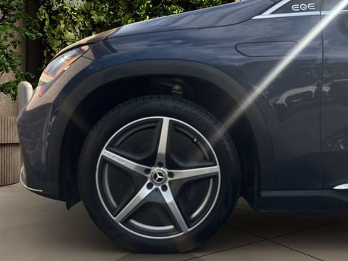Used 2023 Mercedes-Benz EQE 500 4MATIC SUV w/ Exclusive Trim Package image 16