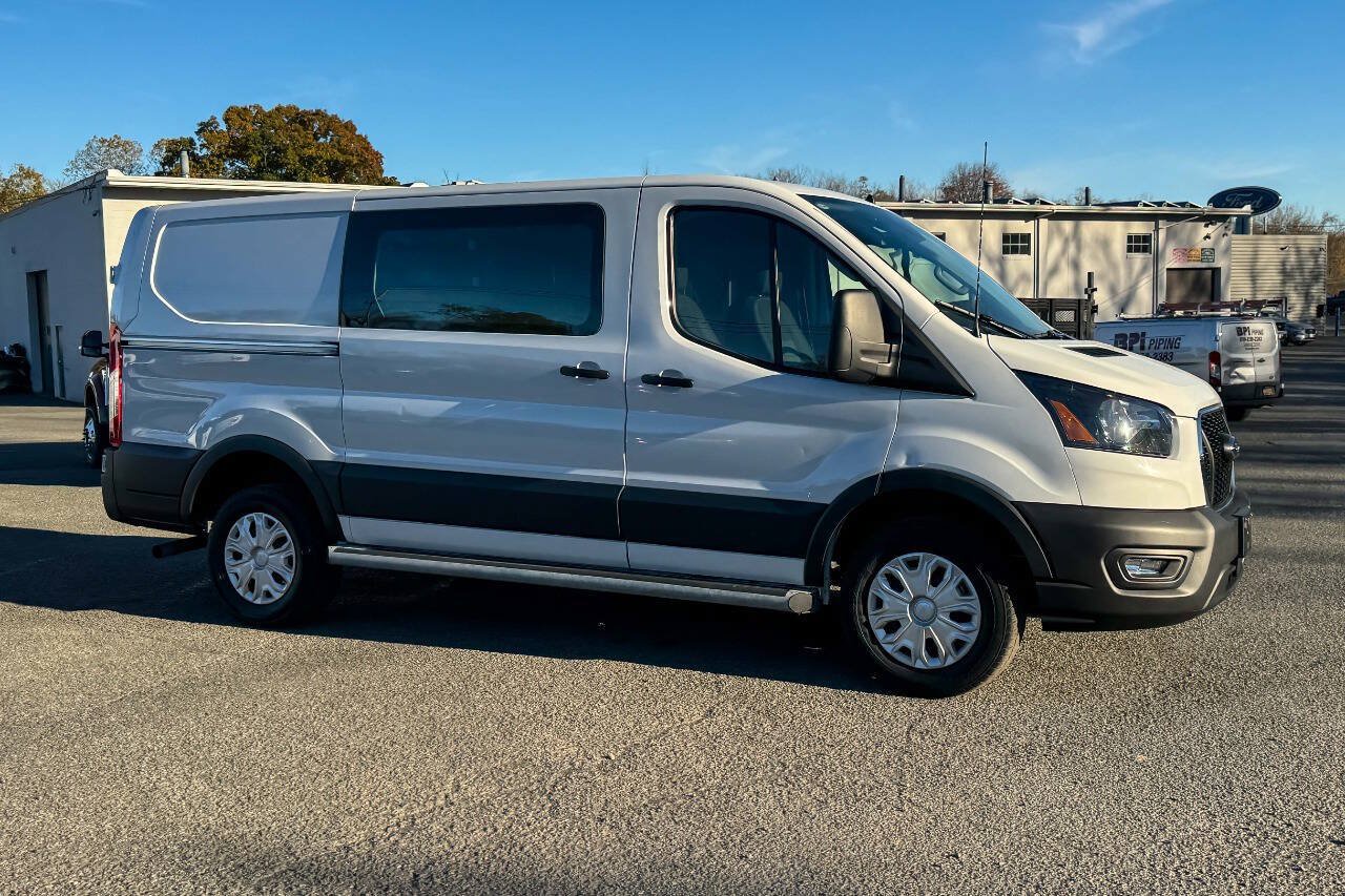 Used 2025 Ford Transit 250 Low Roof w/ Exterior Upgrade Package RWD image 2
