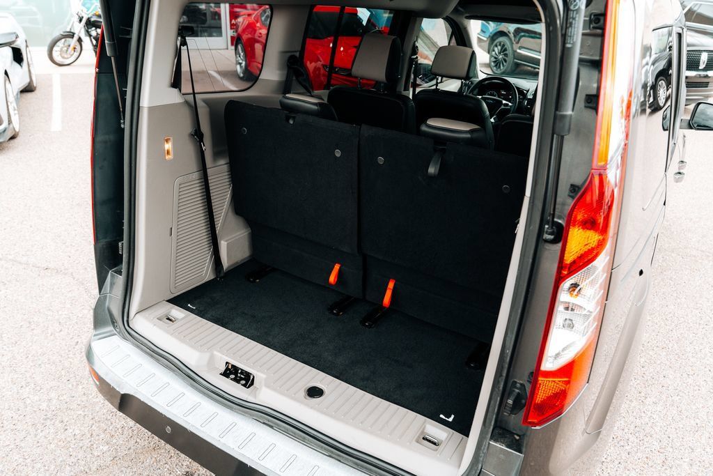 Used 2019 Ford Transit Connect Titanium w/ Titanium Premium Package FWD image 38