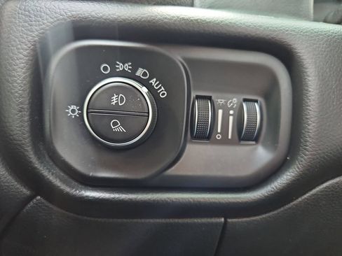 Used 2020 RAM 2500 Laramie w/ Night Edition AWD/4WD image 18