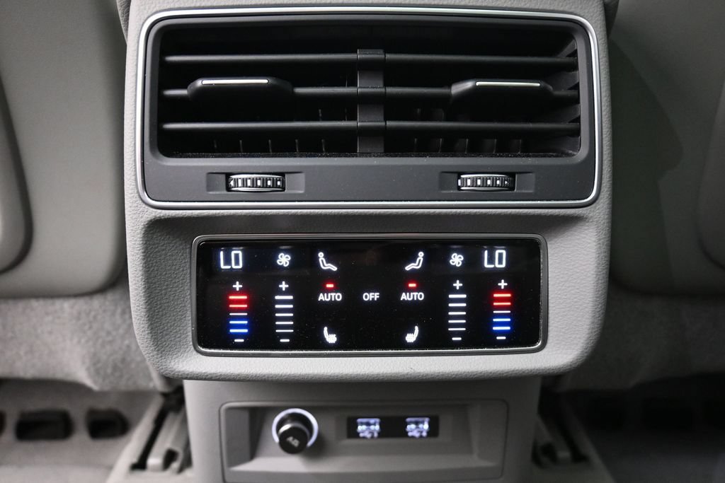 Used 2020 Audi Q7 3.0T Prestige w/ Prestige Package AWD/4WD image 22