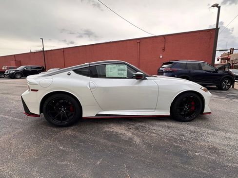 Certified 2024 Nissan Z NISMO w/ Floor Mat Package RWD image 7
