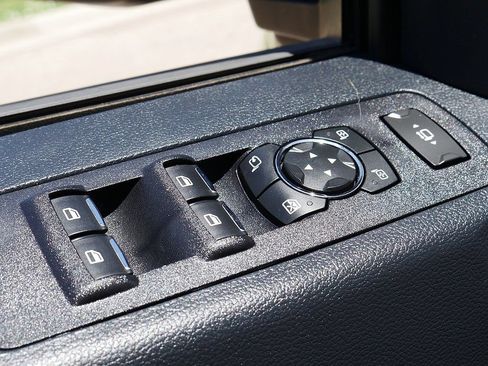 Used 2022 Ford F250 Lariat w/ Lariat Value Package AWD/4WD image 26