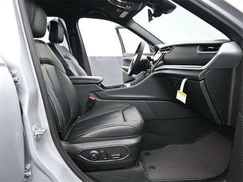 New 2025 Jeep Grand Cherokee L Limited image 20