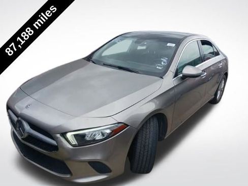 Used 2019 Mercedes-Benz A 220 4MATIC image 2