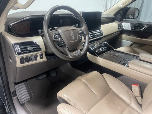 Used 2022 Lincoln Navigator Reserve AWD/4WD image 21