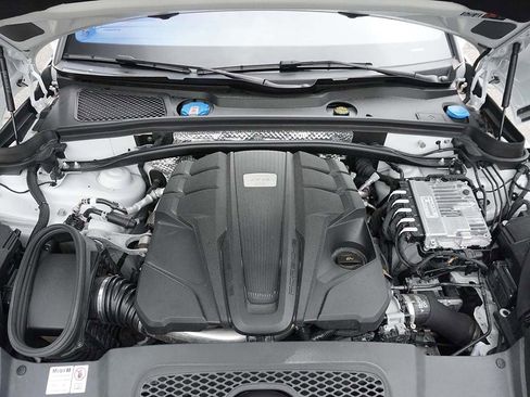 Used 2024 Porsche Macan GTS image 23