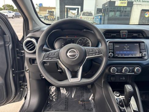 Used 2025 Nissan Versa SV FWD image 34
