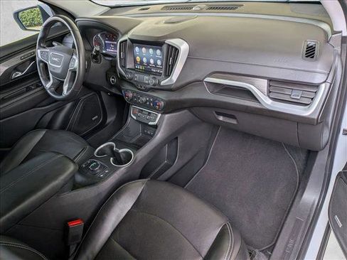 Used 2022 GMC Terrain SLT w/ Infotainment Package II FWD image 20