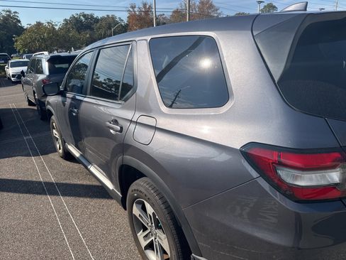 Used 2023 Honda Pilot EX-L image 10