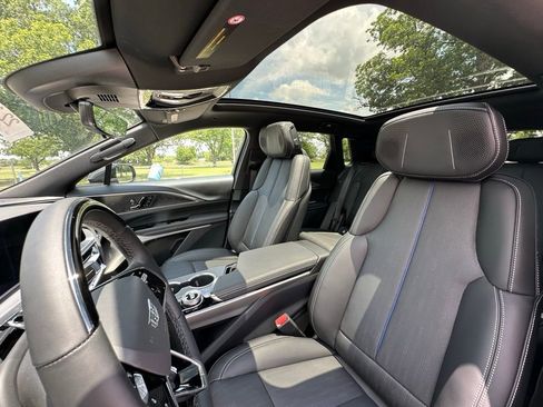 New 2025 Cadillac Lyriq Luxury RWD image 17