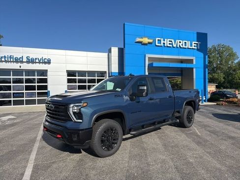 New 2026 Chevrolet Silverado 2500 LT w/ Trail Boss Package AWD/4WD image 2