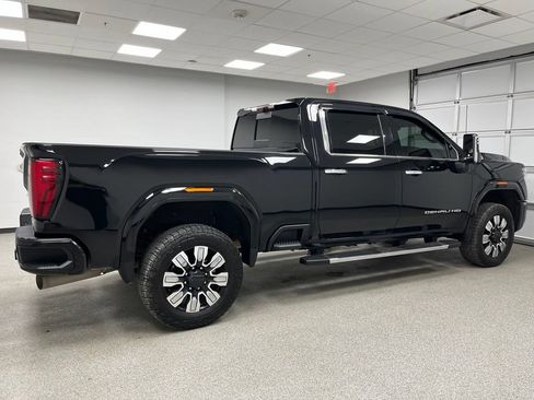 Used 2024 GMC Sierra 3500 Denali w/ Denali Reserve Package AWD/4WD image 10