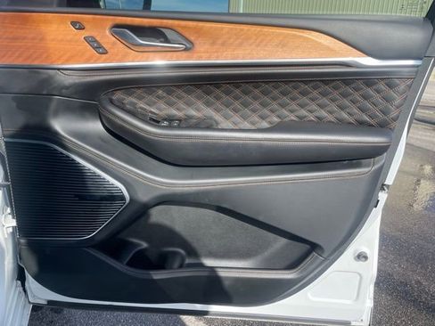 Used 2023 Jeep Grand Cherokee L Summit image 13