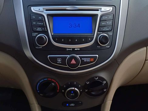 Used 2012 Hyundai Accent GLS image 23