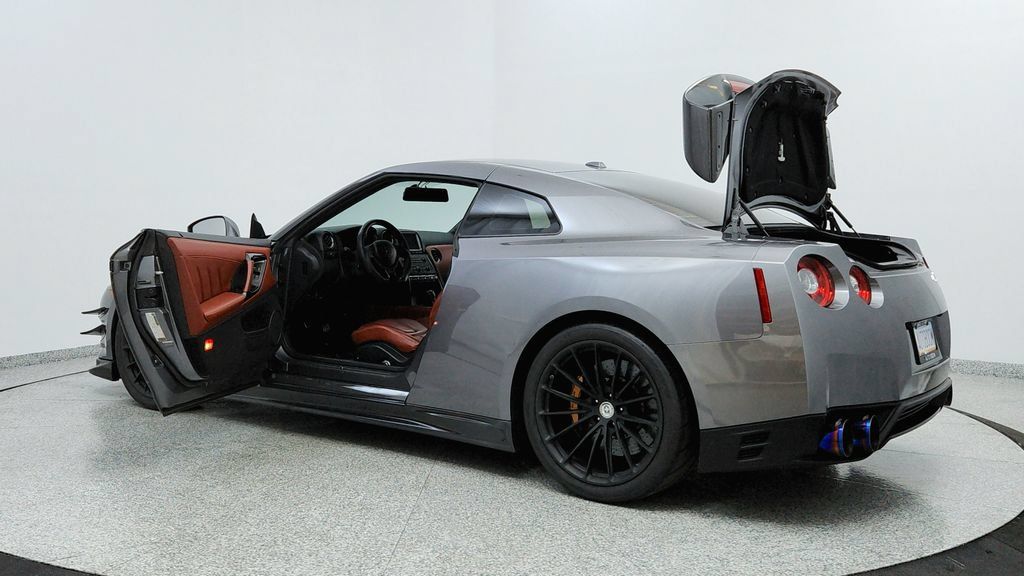 Used 2015 Nissan GT-R Premium AWD/4WD image 10
