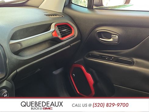 Used 2018 Jeep Renegade Trailhawk AWD/4WD image 21
