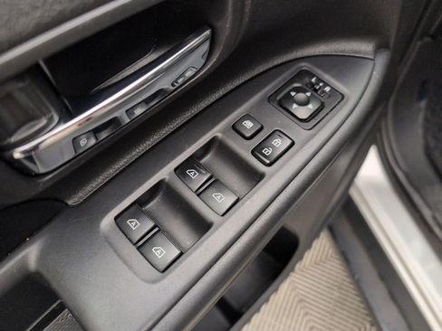 Used 2019 Mitsubishi Outlander SE FWD image 31