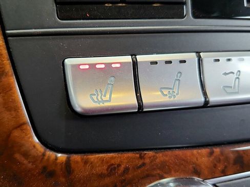 Used 2013 Mercedes-Benz SL 550 image 24