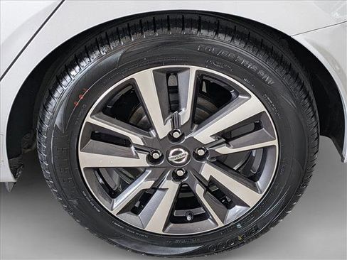 Used 2021 Nissan Versa SV FWD image 22