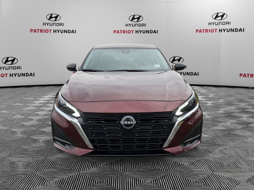 Used 2025 Nissan Altima 2.5 SV FWD image 8
