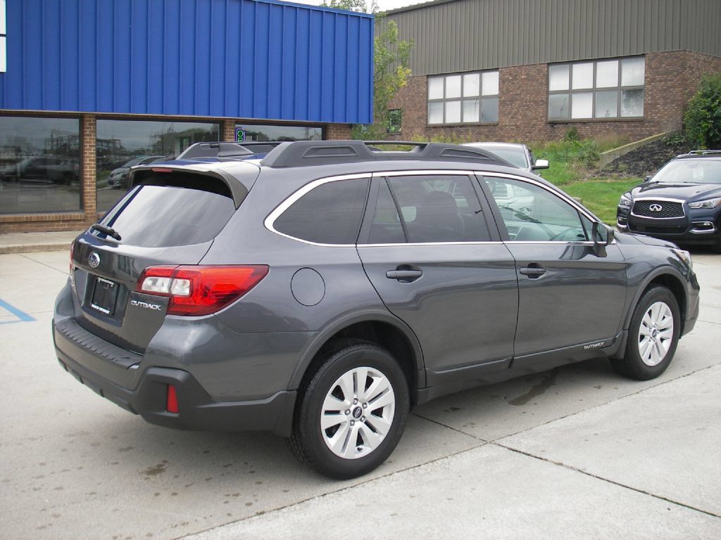 Used 2018 Subaru Outback 2.5i Premium w/ Protection Package #1 AWD/4WD image 5