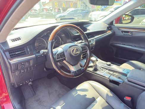 Used 2016 Lexus ES 350 w/ Premium Package w/Wood Trim FWD image 13